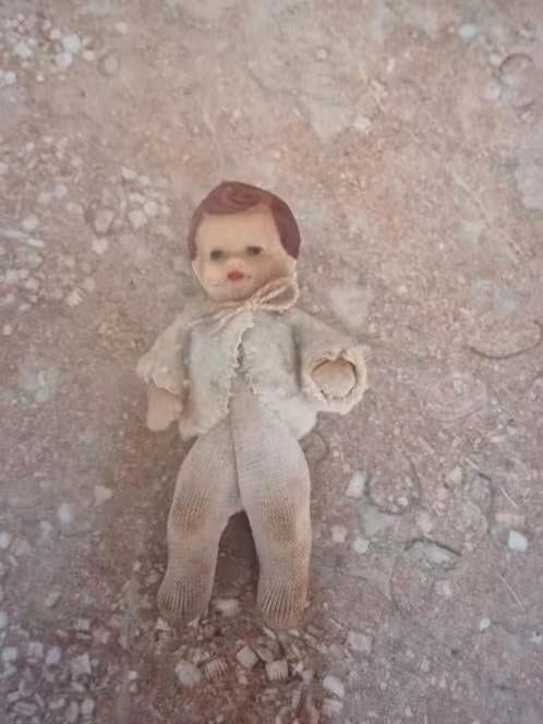 Oud Duits poppenhuis miniatuur babypopje 7 cm, Verzamelen, Poppenhuizen en Toebehoren, Ophalen of Verzenden, Gebruikt