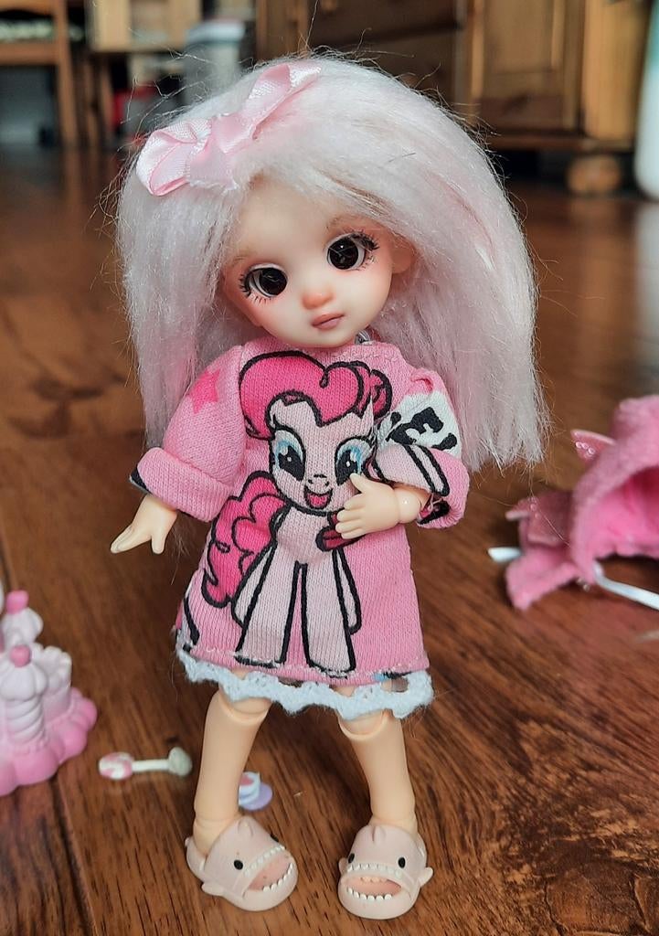 Ooak bjd ob11 popje, fullset met extra's., Verzamelen, Ophalen of Verzenden, Zo goed als nieuw, Pop