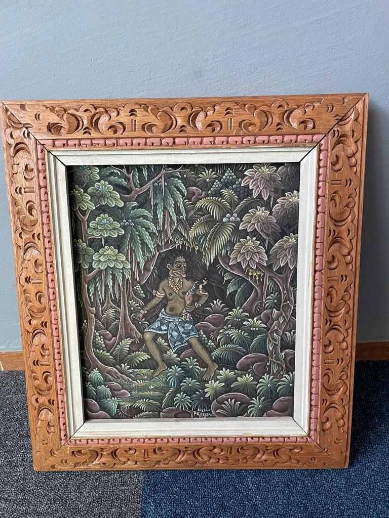 Vintage Balinees schilderij in houtsnijwerk lijst, Antiek en Kunst, Ophalen of Verzenden