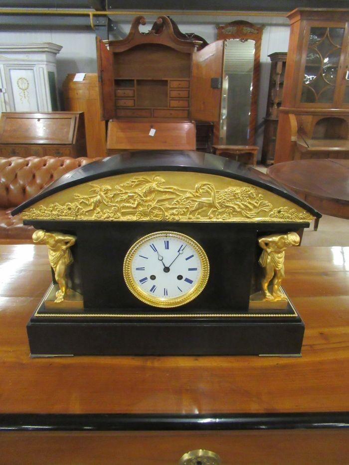 Oer 10862 ANTIEKE touwtje pendule met vergulde ornamenten, Ophalen