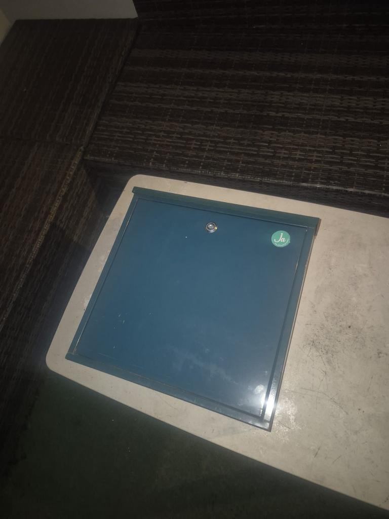 Brievenbus, Ophalen, Gebruikt, IJzer, Wandbrievenbus