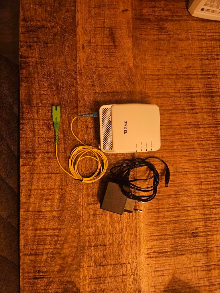 Zyxel FMG3005 Glasvezel Kastje (ONT), Ophalen of Verzenden, Zo goed als nieuw, Zyxel