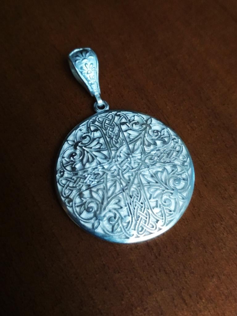 Een grote zilveren hanger, Verzenden, Nieuw, Kruis of Symbool, Zilver