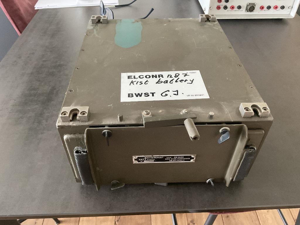 BB3600 batterij kist voor de rt3600 radio, Ophalen of Verzenden, Landmacht, Nederland, Kist of Geocache