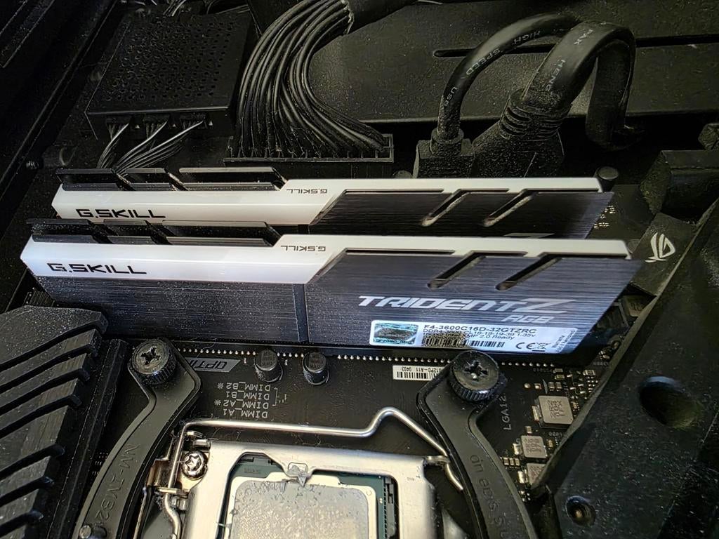 G.Skill Trident Z RGB 32GB (2x16GB) DDR4 3600MHz, 32 GB, DDR4, Ophalen of Verzenden, Zo goed als nieuw