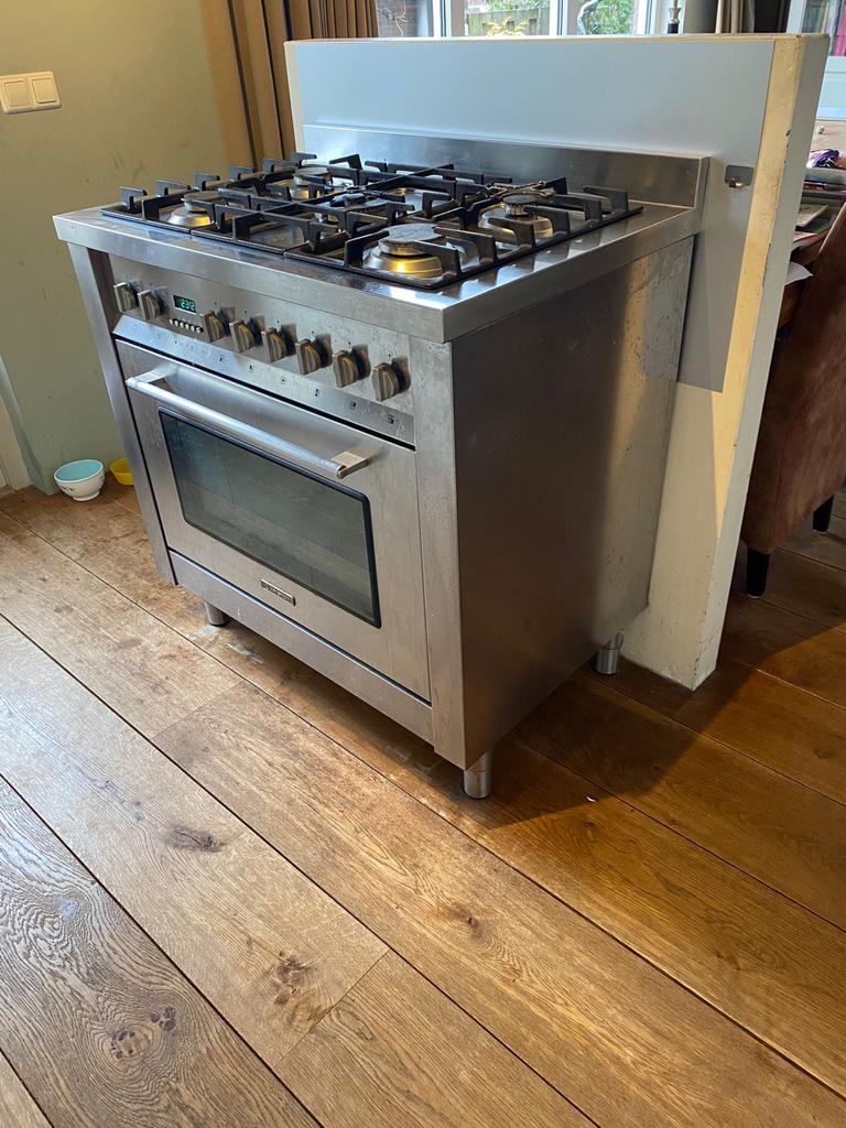 Ariston vrijstaand gasfornuis 5 branders elektrische oven, Witgoed en Apparatuur, Fornuizen, Ophalen, Gebruikt, 60 cm of meer