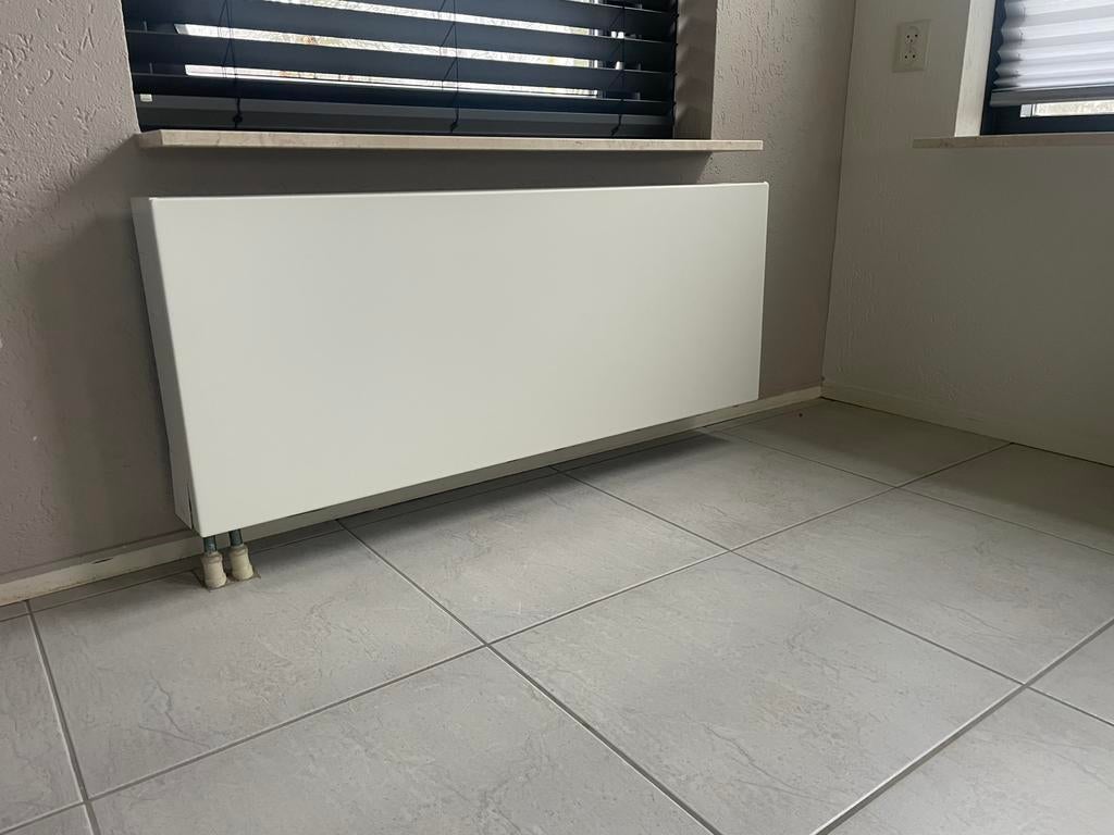 2 radiatoren met Sentimo ombouw, Ophalen, 60 tot 150 cm, Radiator, 30 tot 80 cm