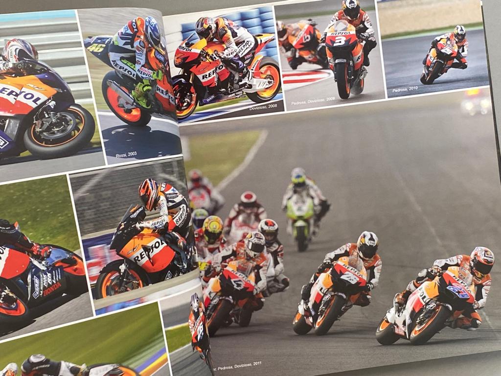 HRC Honda Racing - 2011 MotoGP official book., Ophalen of Verzenden, Zo goed als nieuw, Merk of Model
