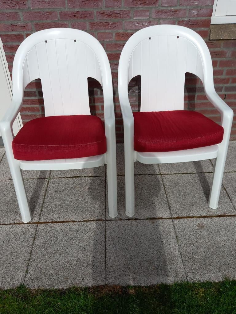 2 Tuinstoelen Stevig en stapelbaar. Merk 
Grosfillex, Tuin en Terras, Ophalen, Gebruikt, Kunststof, Stapelbaar