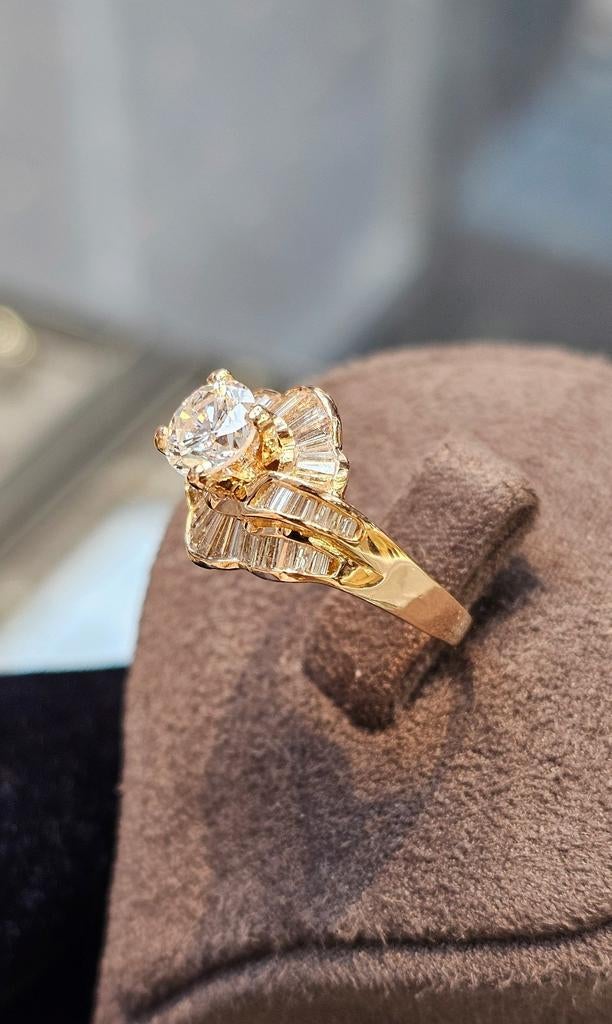 Prachtige Diamant ring 2ct, Ophalen of Verzenden, 17 tot 18, Dame, Goud