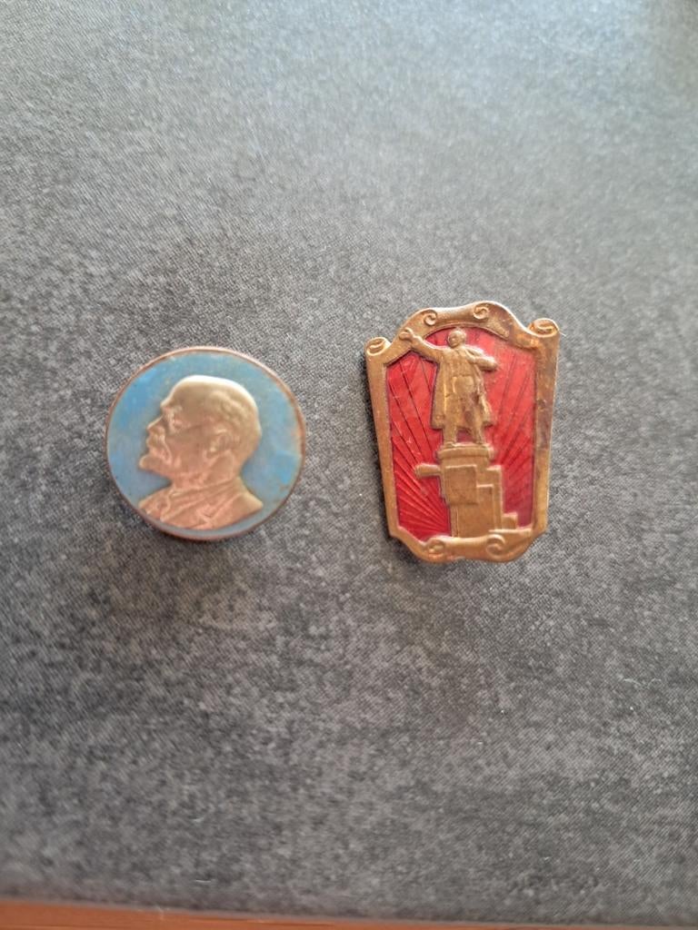 Vintage speldjes: Lenin, Ajax, NS, Verzamelen, Speldjes, Pins en Buttons, Verzenden, Gebruikt, Overige onderwerpen, Speldje of Pin