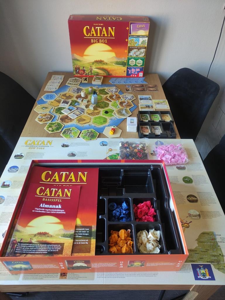 Catan Big Box - Basisspel met uitbreidingen, Vijf spelers of meer, Ophalen of Verzenden, Zo goed als nieuw, 999 Games