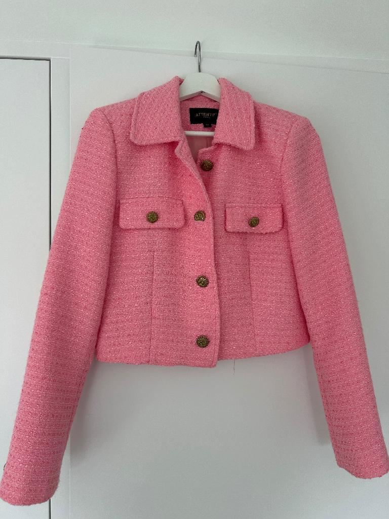 Bouclé roze jasje nieuw, merk Attentif maat 36, Kleding | Dames, Nieuw, Ophalen of Verzenden, Jasje, Roze