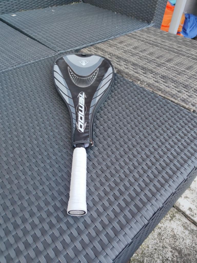 Dunlop Squash Racket met Hoes - Zo goed als nieuw, Dunlop, Dunlop Sports, Unit 1, The Point, Swallowfield Way, Hayes, UB3 1DQ, UK