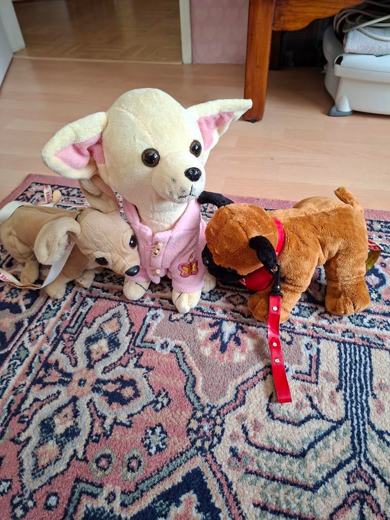 Drie knuffelhonden, chihuahua en mopshond, Ophalen of Verzenden