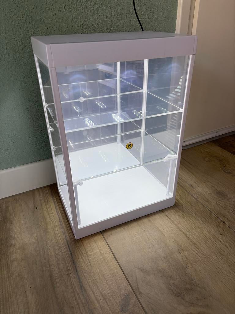 Vitrinekast met 3 plateaus en LED-verlichting, Huis en Inrichting, Kasten | Vitrinekasten, Ophalen, Met plank(en), Minder dan 50 cm