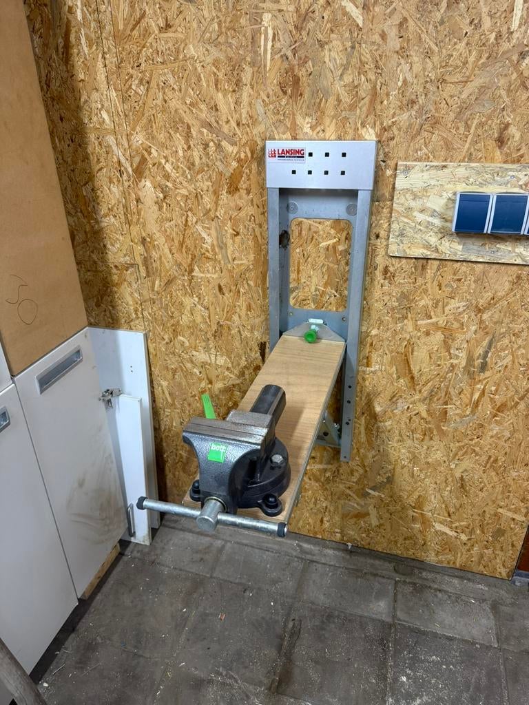 Bott opklapbaar bankschroef systeem, Ophalen, Zo goed als nieuw