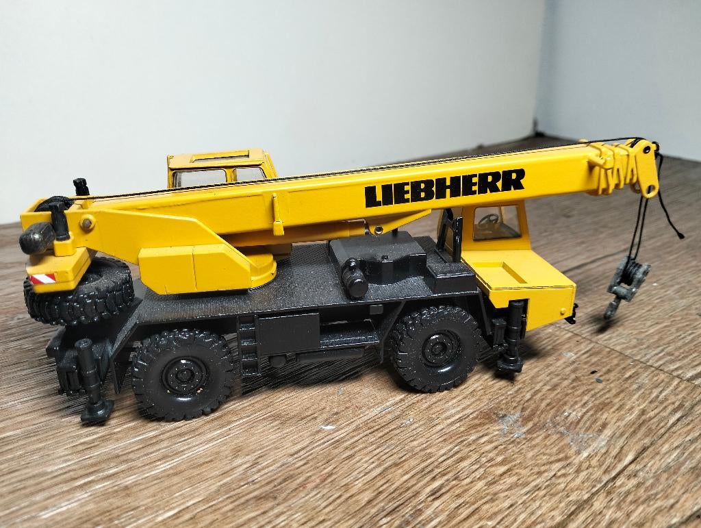 Te koop Conrad Liebherr Mobiele Kraan schade., Ophalen, Gebruikt, Hijskraan, Tractor of Landbouw, Conrad