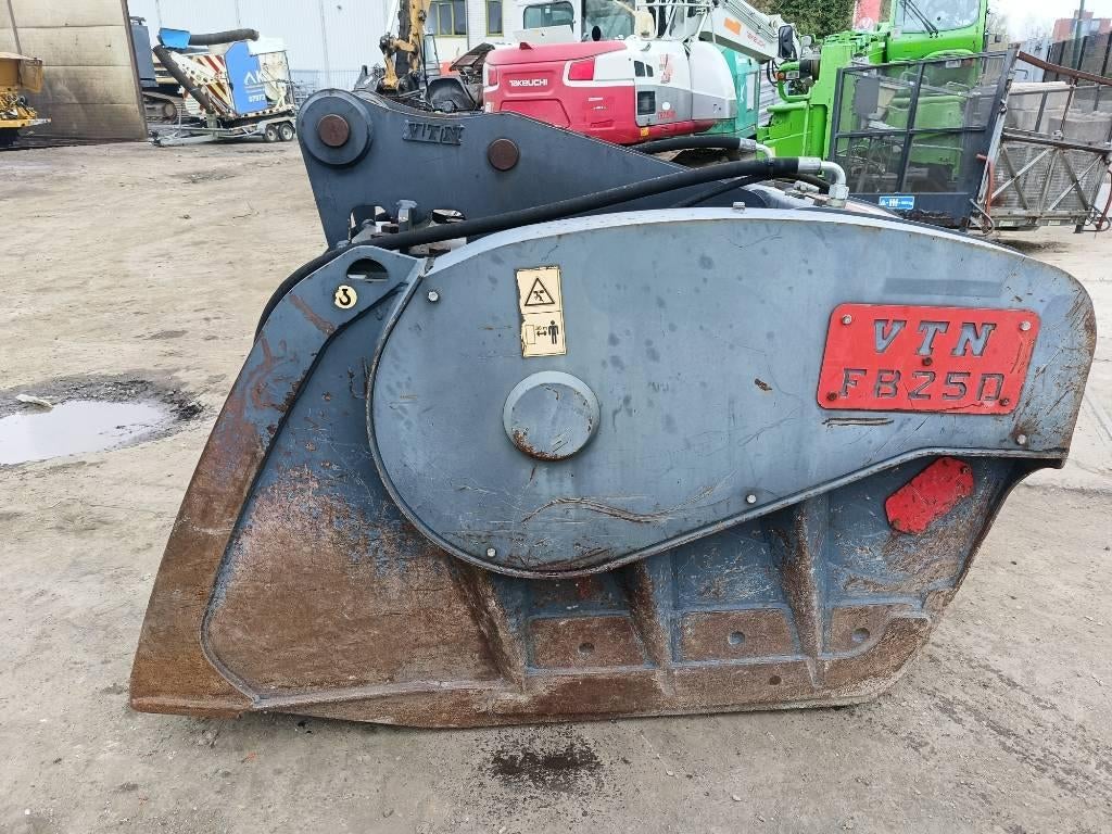 VTN FB250 crusher bucket vergruizer bak jaw kaakbreker