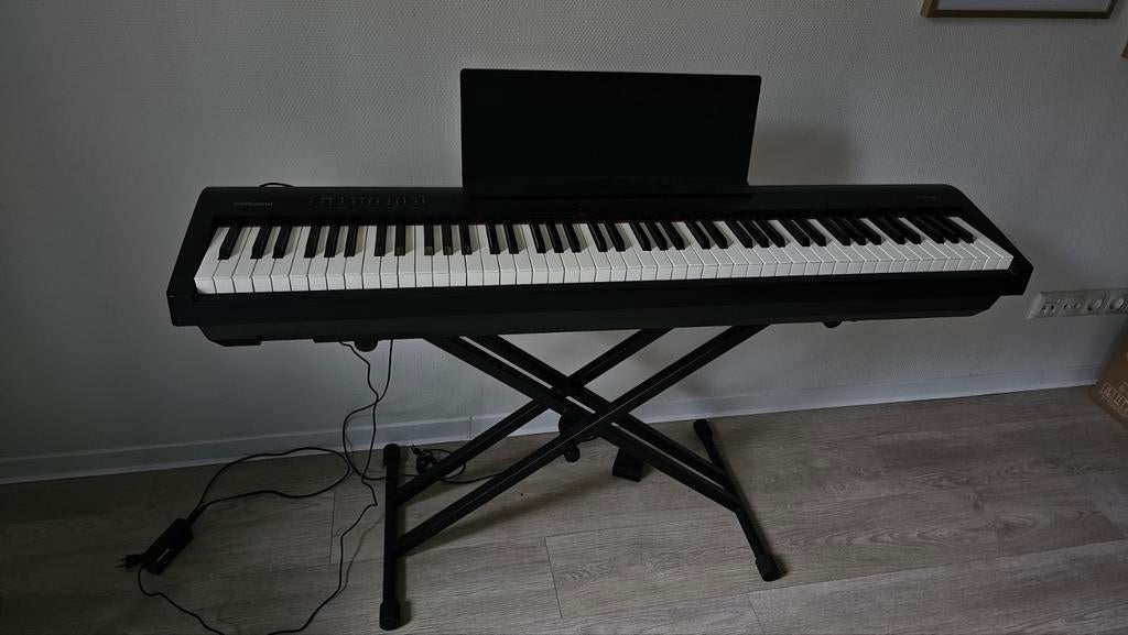 Roland FP-30 Digitale Piano - Zwart, Zo goed als nieuw, Muziek en Instrumenten, Zwart, Digitaal, Ophalen of Verzenden, Zo goed als nieuw