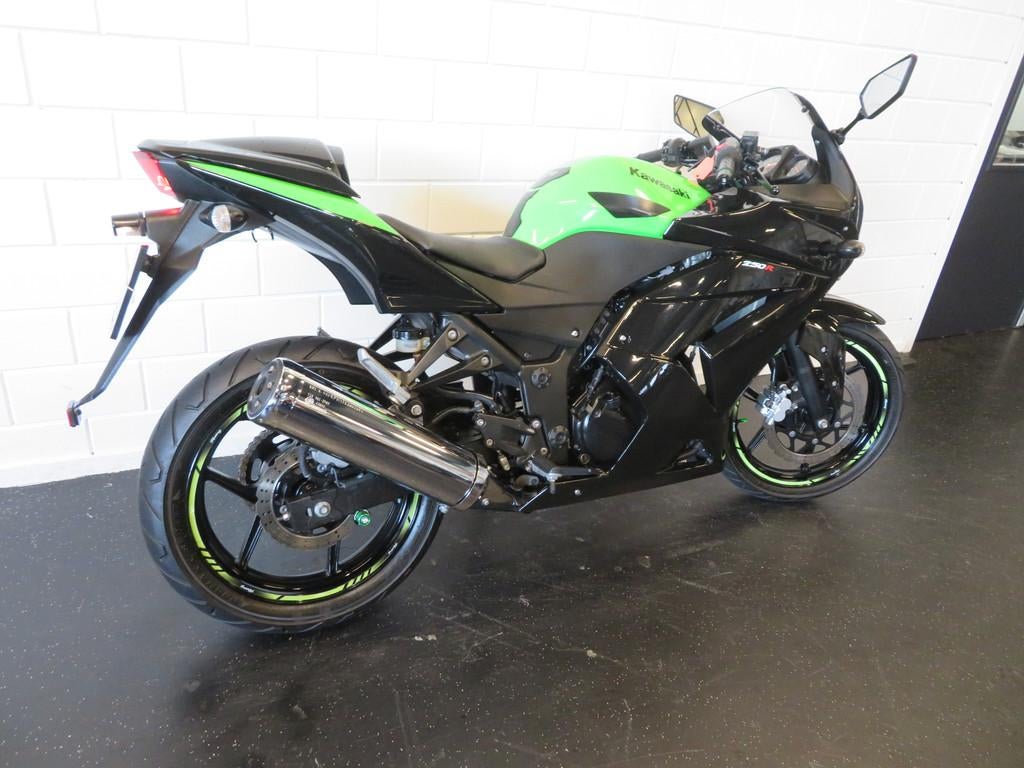 Kawasaki NINJA 250 R SPORT PERFECT! (bj 2010) - foto 3