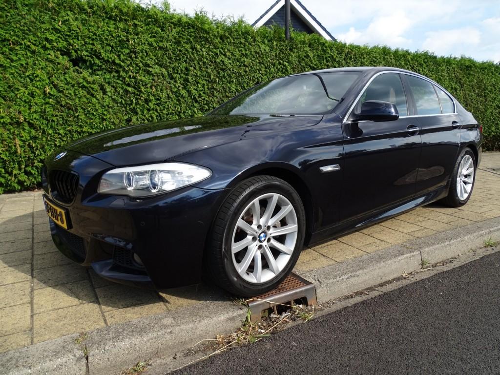 Bmw 5-SERIE 520I High ex. M-Pakket-Leer-Blth-Navi-Cruise-Pdc, Automaat, Euro 5, Gebruikt, 4 cilinders