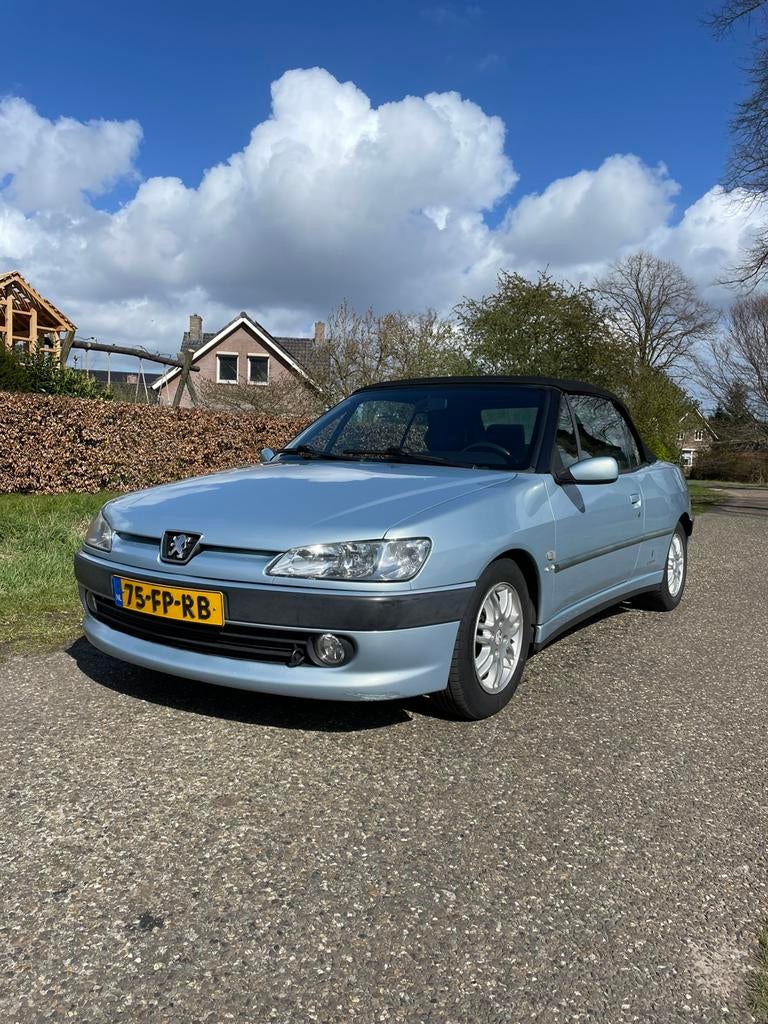 Peugeot 306 1.6 Cabriolet 2000 Grijs, Auto's, Peugeot, Voorwielaandrijving, Zwart, 4 cilinders, Cabriolet