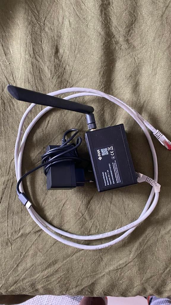 RAK7248 WisGate Dev Gateway met McGill Antenne & Behuizing, Ophalen, Zo goed als nieuw, Router