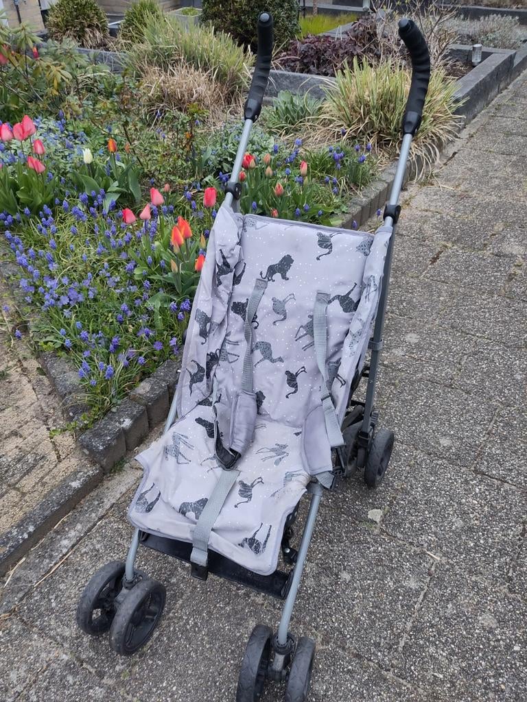 Buggy - gratis af te halen (vlekken en beschadigingen), Kinderen en Baby's, Buggy's, Ophalen, Gebruikt, Overige merken, Verstelbare rugleuning