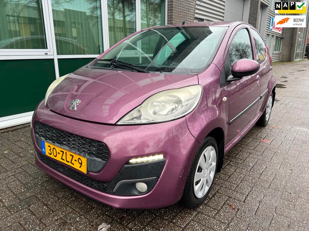 Peugeot 107 1.0 Envy - AIRCO - NIEUWE APK - FACELIFT !, Voorwielaandrijving, Euro 5, Gebruikt, Zwart