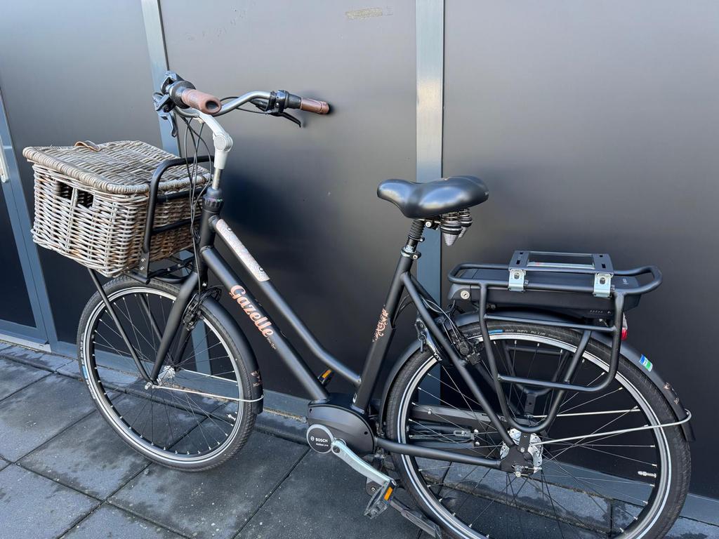 Elektrische fiets Gazelle Miss Grace bosch middenmoter, Ophalen, Zo goed als nieuw, 50 km per accu of meer, 55 tot 59 cm