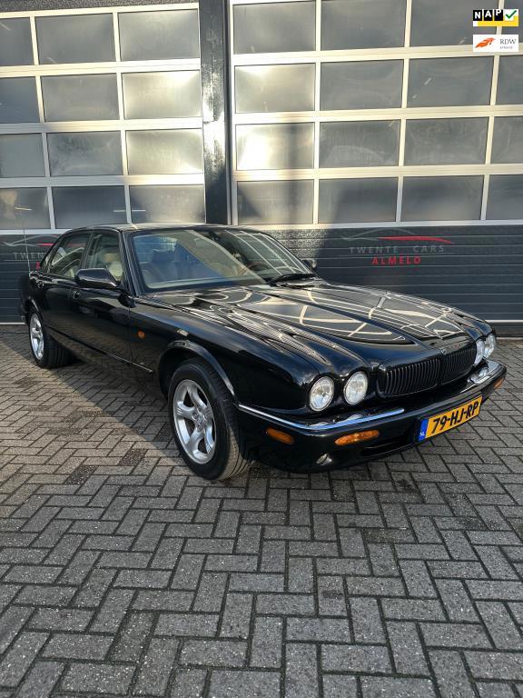 Jaguar XJ 3.2 V8 Executive | Navi | Nieuwe APK |, Auto's, Jaguar, Automaat, Achterwielaandrijving, Gebruikt, Zwart
