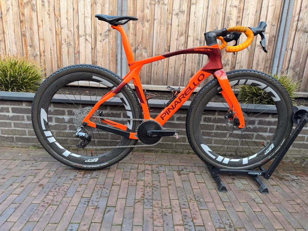 Pinarello, 28 inch, Carbon, 10 tot 15 versnellingen, Zo goed als nieuw