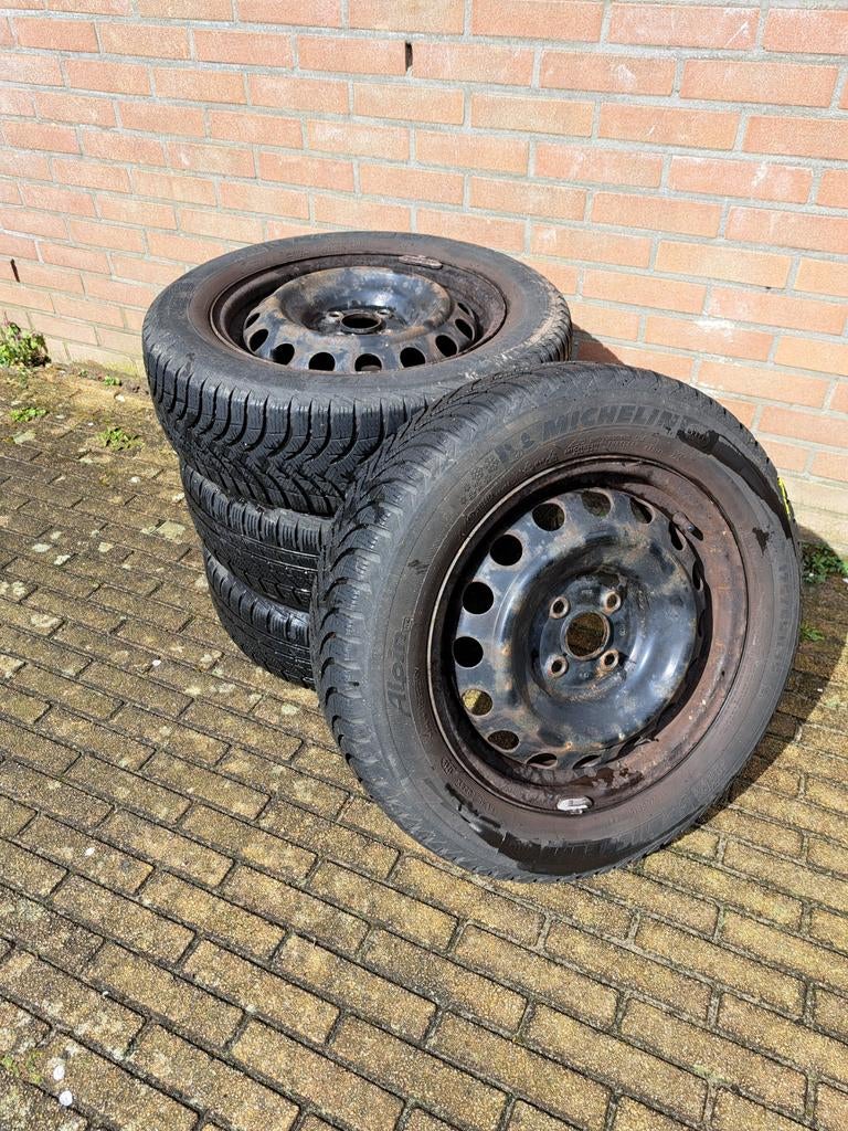 4 stalen velgen+winterbanden 175/65R15 Bridgestone Michelin, Auto-onderdelen, Banden en Velgen, Ophalen, Gebruikt, 15 inch, 175 mm