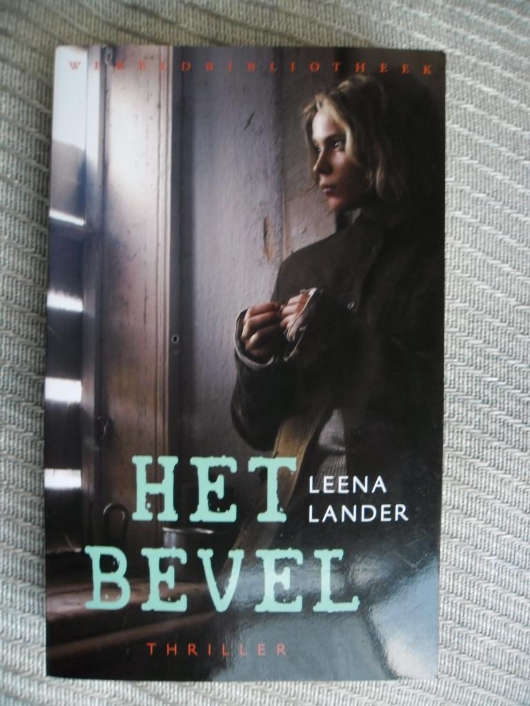 Het Bevel-Leena Lander, Ophalen, Zo goed als nieuw, Leena Lander