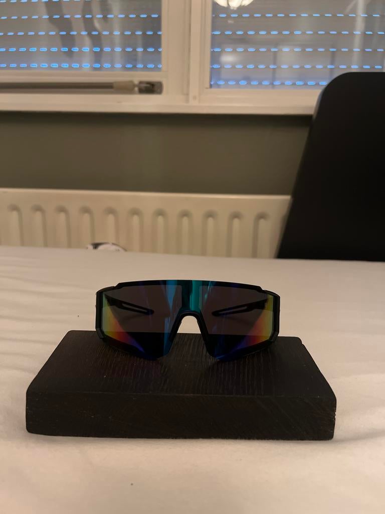 Twee coole zonnebrillen met olieglazen, Overige merken, Zonnebril, Zwart, Ophalen of Verzenden