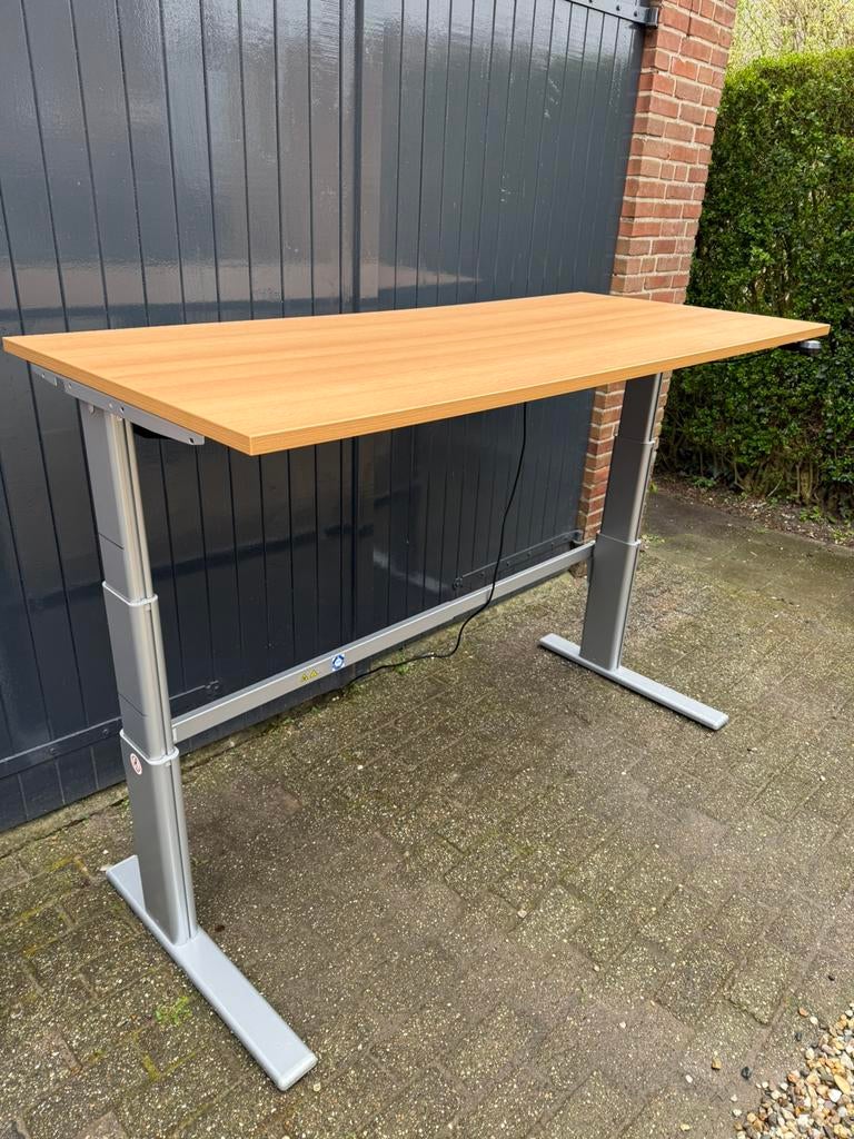 Actiforce elektrische zit sta bureau 180cm., Ophalen, Elektrisch, Zo goed als nieuw, Actiforce