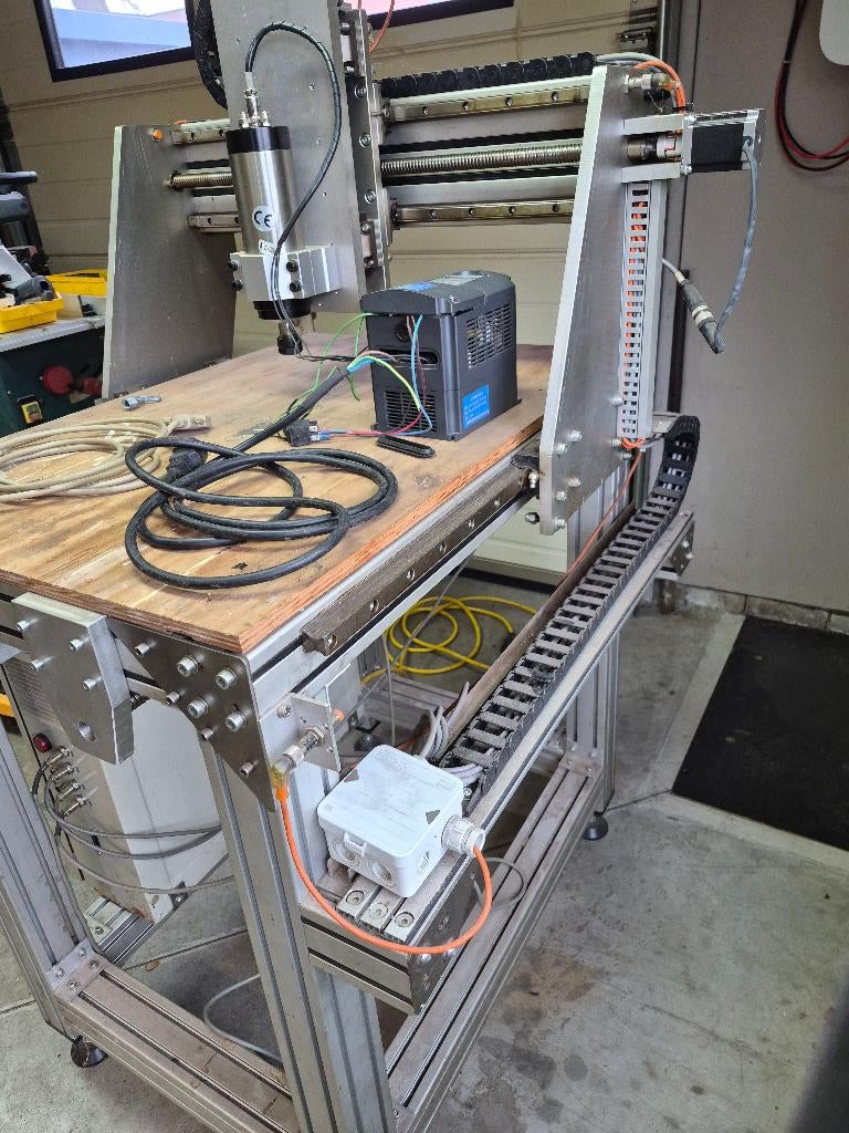 CNC freesmachine, Ophalen, Gebruikt, Elektrisch, Overige soorten