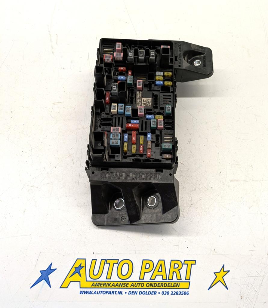 Dodge Ram eTorque 5.7L zekeringkast 2020-2024, Gebruikt, PO Box 21-8004 | Auburn Hills, MI 48321-8004, Amerikaanse onderdelen