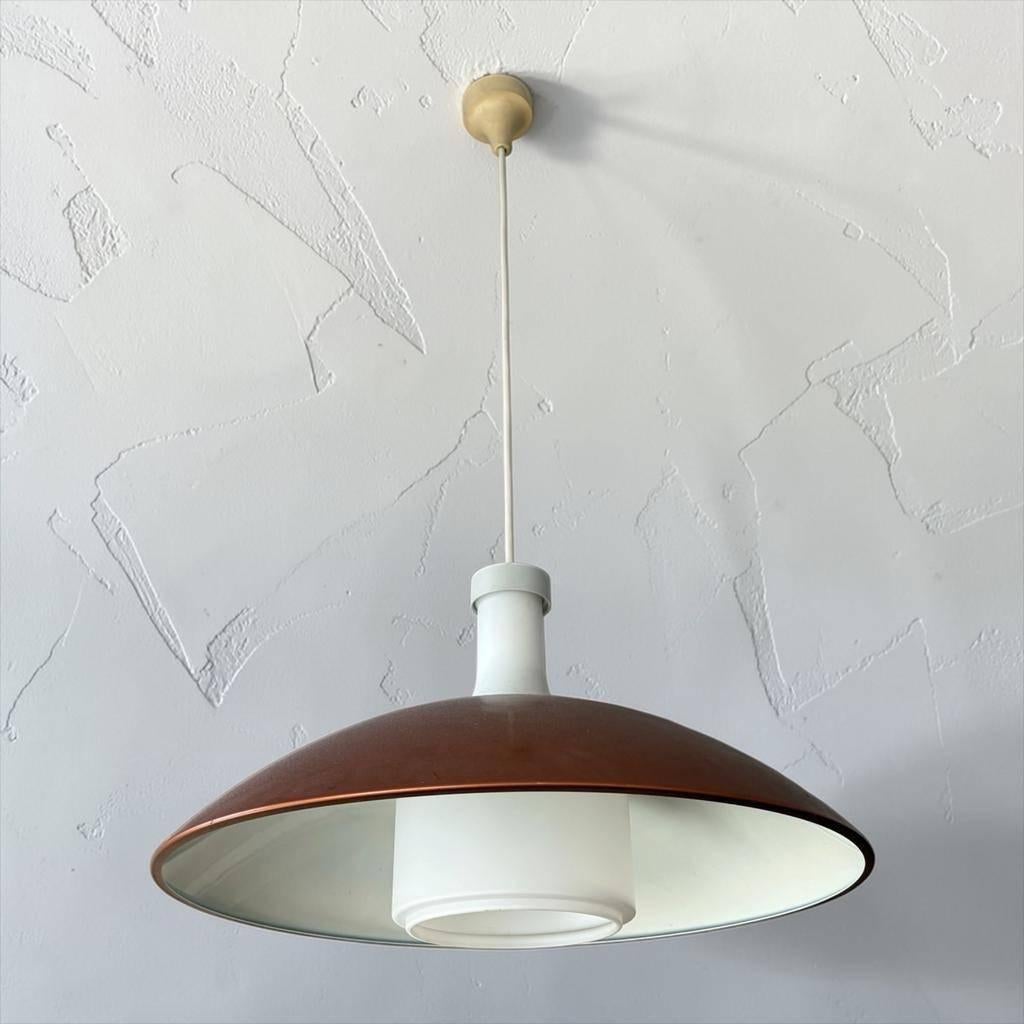 Vintage roest oranje metalen hanglamp / luster met opaline, Ophalen