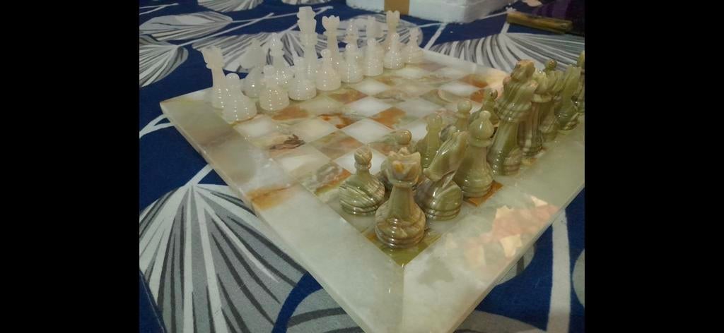 Prachtig Onyx Schaakspel - Handgemaakt en Uniek, Een of twee spelers, Ophalen, Zo goed als nieuw, Onbekend