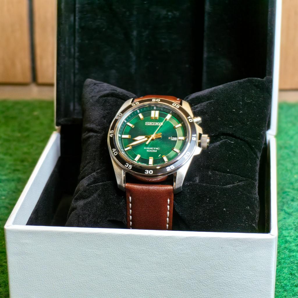 Seiko Basic SKA791P1 Herenhorloge - In Nette Staat, Seiko, Zo goed als nieuw, Support@seiko.com, 5-11, Akasaka 2-chome
Minato-ku, Tokyo 107-0052
Japan