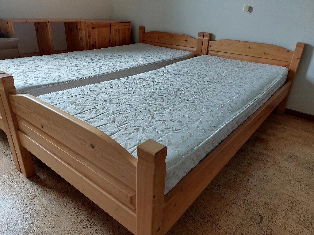 2 x Massief grenen ledikant / bed voor matrasmaat 90 x 200, Ophalen, Gebruikt, 90 cm, Eenpersoons
