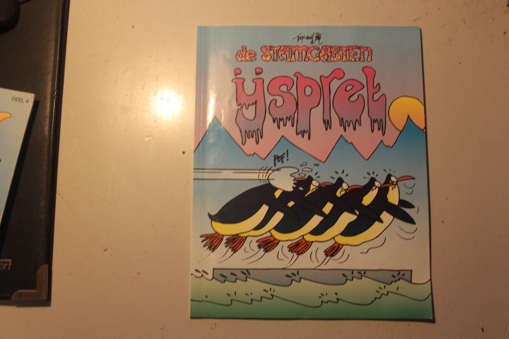 803k - boek - 7 strips - de stamgasten / snoopy / taar / sto, Boeken, Eén stripboek, Ophalen of Verzenden, Gelezen