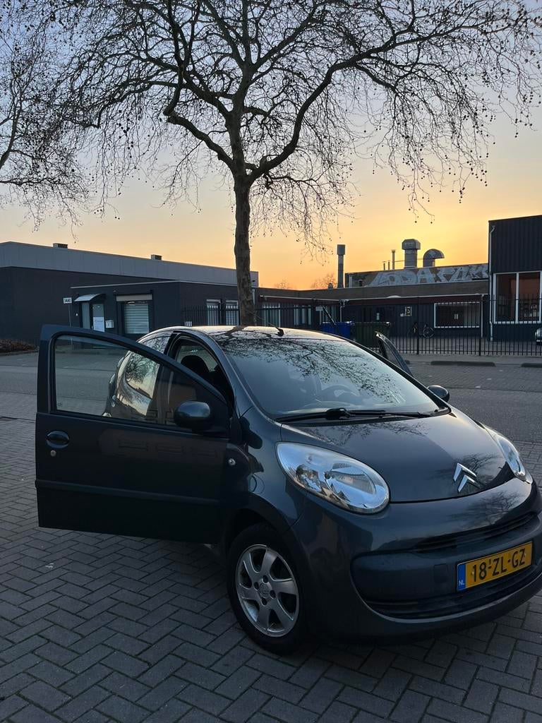 Citroën C1 1.0 5-DRS 2008 Grijs, Auto's, Voorwielaandrijving, 4 stoelen, C1, 68 pk