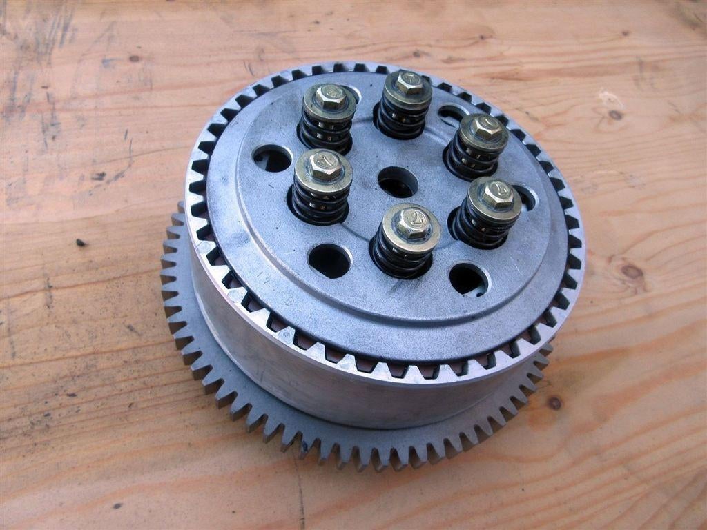 Suzuki GSX600 koppeling GSX 600 koppelingskorf koppelingkorf, Ophalen of Verzenden