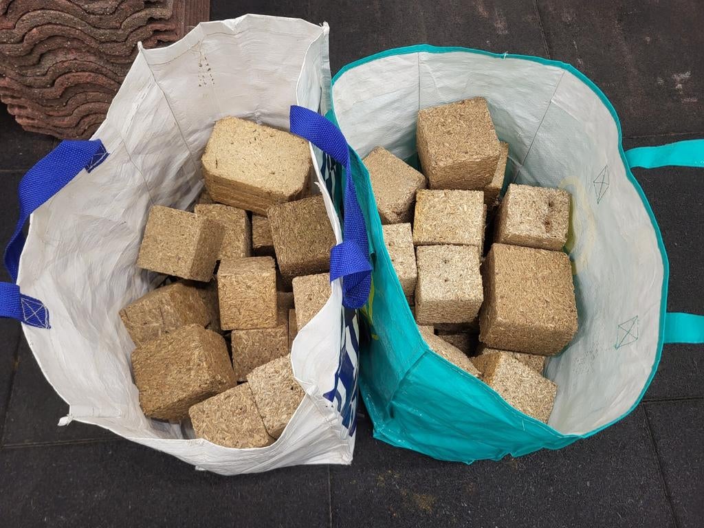 2x 10kg Massief geperste houtblokken voor kachel of vuurkorf, Ophalen, Blokken