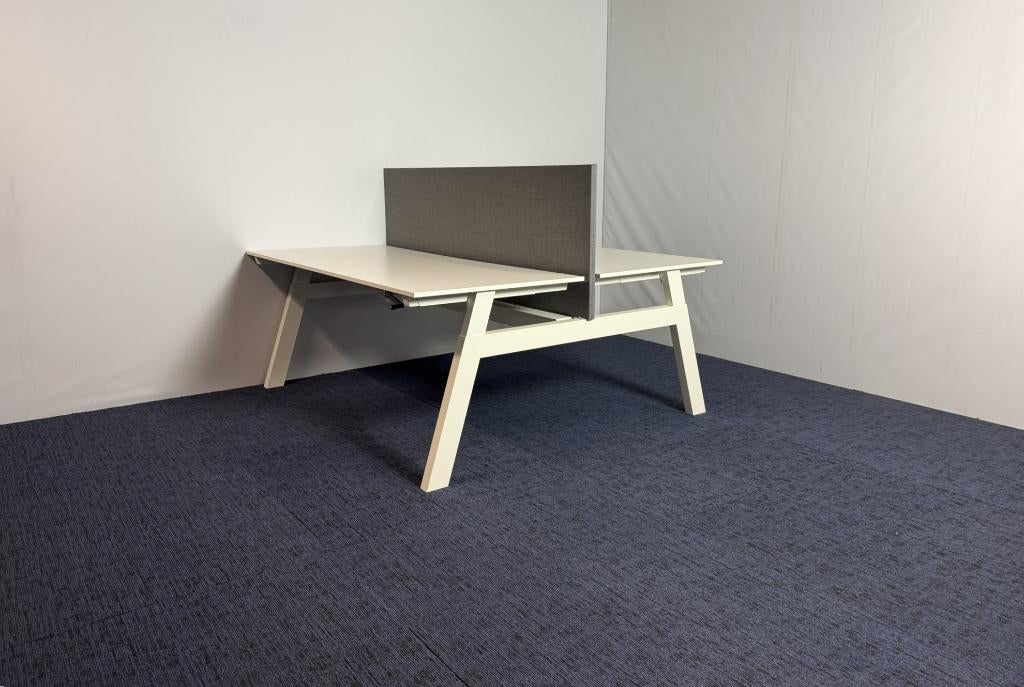 9 x Bench bureau Drentea PiqNiq (slinger) - 180 x 170 cm.