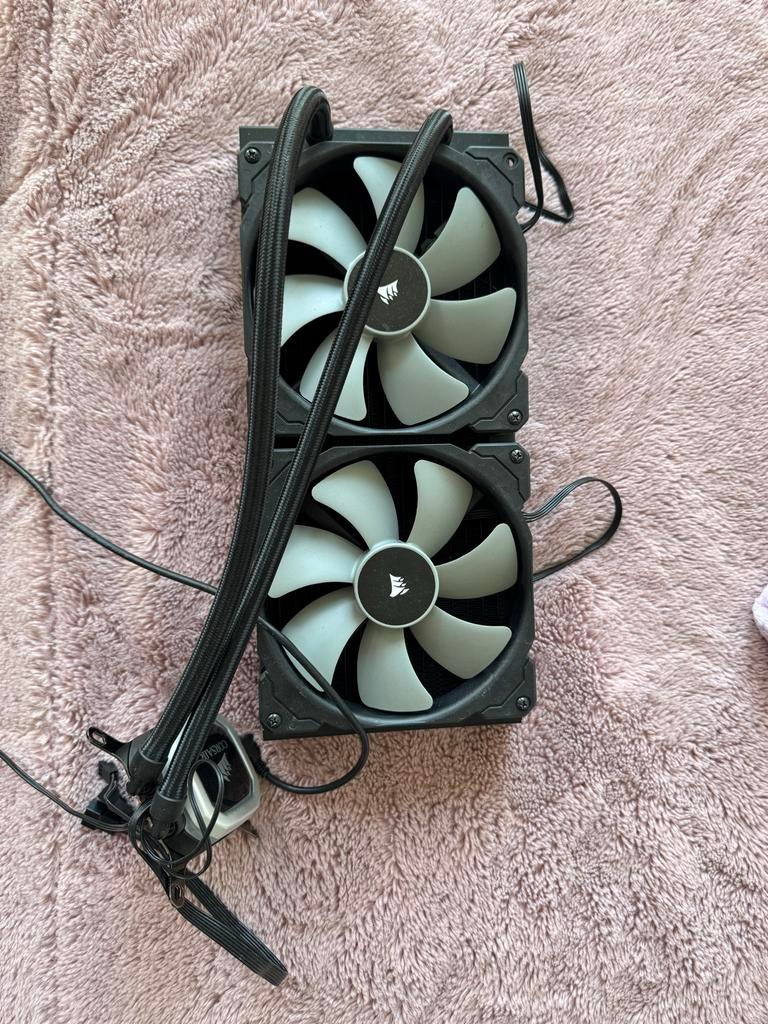 Corsair Hydro Series H115i PRO RGB Waterkoeling, Computers en Software, Computerkoelers, Gebruikt, Waterkoeling, Ophalen of Verzenden