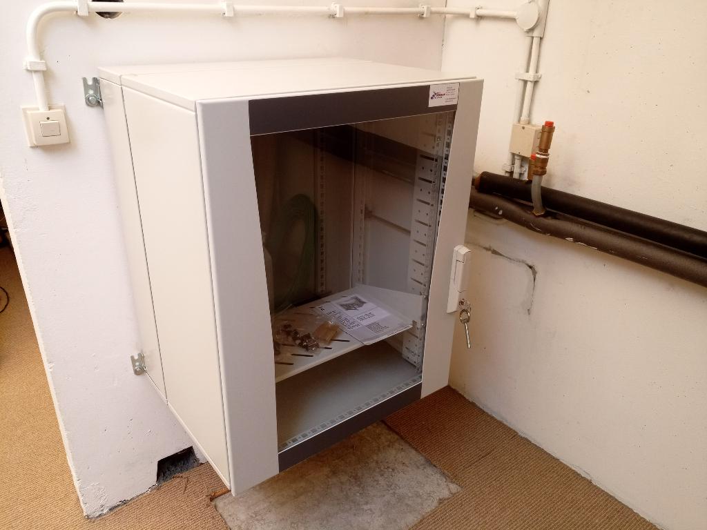 Rittal 19 inch serverkast, server, patch, netwerk, rack kast, Computers en Software, Serverkasten, Ophalen, Zo goed als nieuw